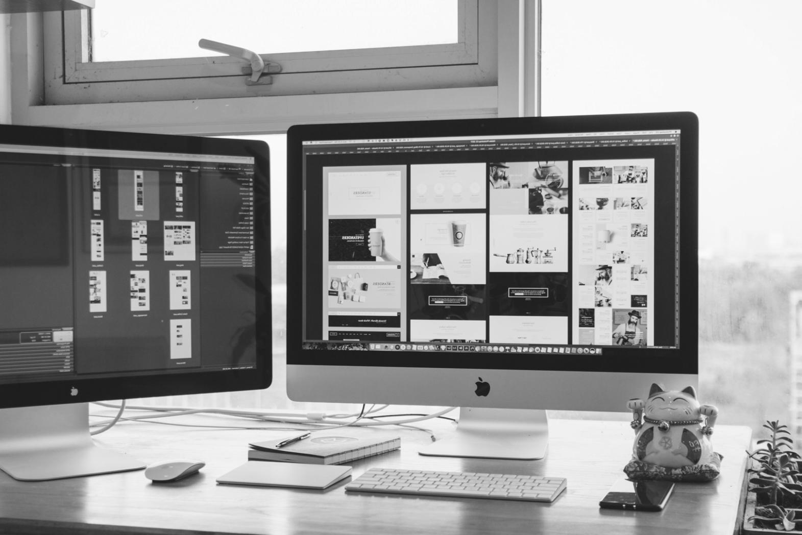 Equipo colaborando en desarrollo de aplicaciones móviles